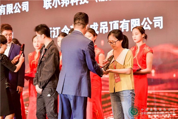 荣耀加冕！海创一举揽获红鼎奖、金瑞奖等多项大奖！